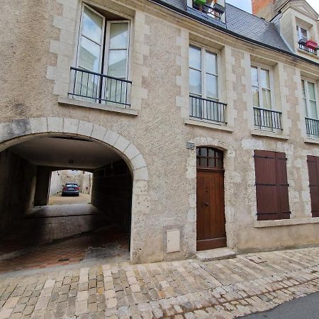 Le Saint Jean Et Son Parking Privee Apartment Blois Exterior photo