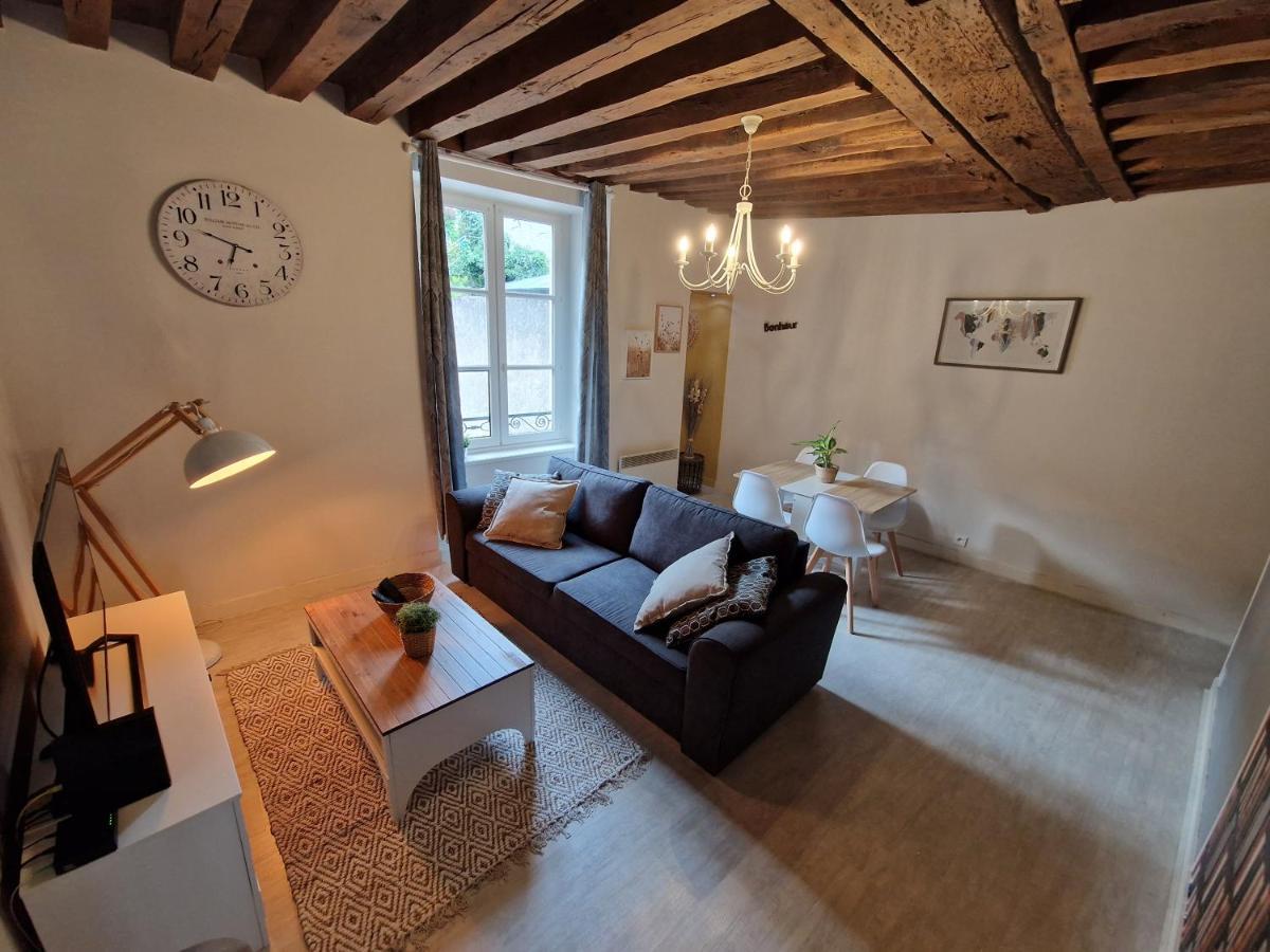 Le Saint Jean Et Son Parking Privee Apartment Blois Exterior photo