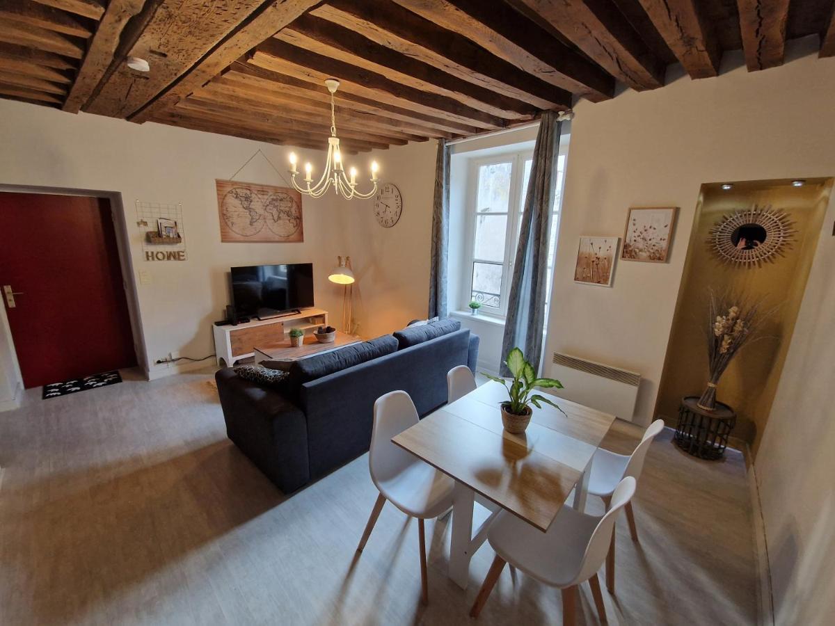Le Saint Jean Et Son Parking Privee Apartment Blois Exterior photo